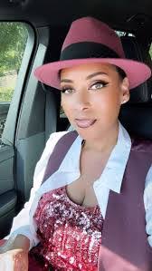 Tracy Bogan's Instagram, Twitter & Facebook