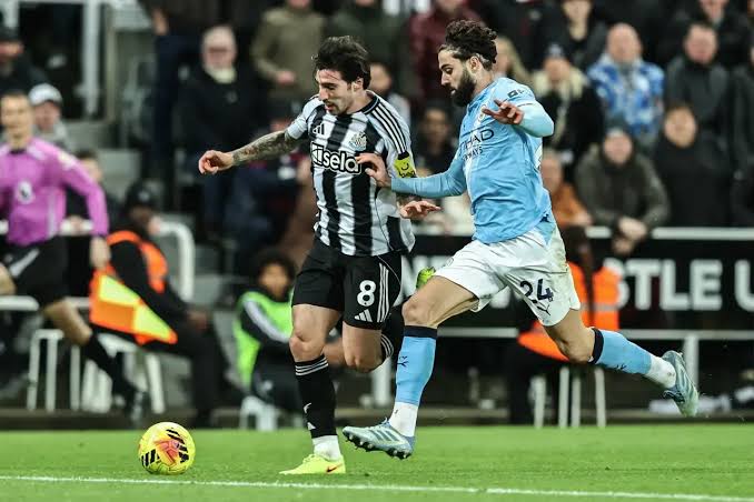 Sandro Tonali: Dream move in danger of collapsing as United lie in wait -  Man United News And Transfer News | The Peoples Person