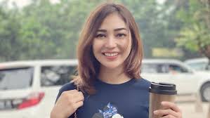 Kasubdit laka korlantas polri, komisaris besar polisi agus suryo nugroho, mengatakan chacha meninggal pukul 12.00 wib. St8xictean9snm