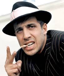 Quanti belli colori in quella nuvola e quanta gente allegra. Sopra un leone  c'è un bimbo che invita anche me a cavalcare tutti gli animali che san  parlare come noi e ridendo