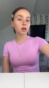 Candy Oakley's Instagram, Twitter & Facebook