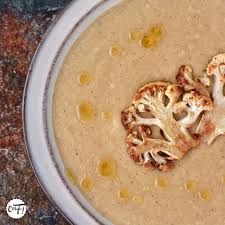 Veloute De Chou Fleur Roti Aux Epices Et Noix De Coco Jamie Oliver Chou Fleur Roti Veloute Chou Fleur Alimentation