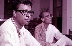 Latest rd burman news, photos, blogposts, videos and wallpapers. Sd Burman With His Son Rd Burman S D Burman Music Director Bollywood Photos