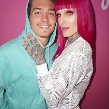It wasn't long until sleuths identified star's new boyfriend. Nathan Schwandt Dating Partner Net Worth Bio Age Jeffree Star Boyfriend Wiki