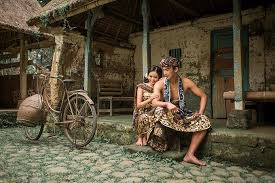 Untuk pernikahan mereka, mesty menginginkan sesuatu yang tradisional dan klasik, yang tidak akan bergeser karena tren. Prewedding Klasik Bali By Yanphoto Bali Bridestory Com
