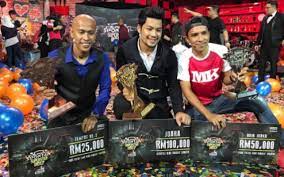 Nak layan video yang ngam? Kamal Adli Juara Super Spontan Superstar 2017 Iluminasi