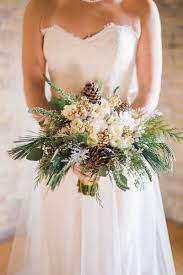 We've gathered 9 enchanting bouquet ideas to inspire your floral trying to choose a winter wedding bouquet may seem like a challenge at first. 20 Chic Wedding Bouquets Ideas For Winter Brides Elegantweddinginvites Com Blog