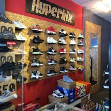 They should, they must, because this town is full of flavour. Hyperkix Clothing Store In Parit Raja
