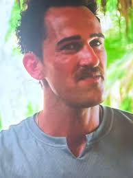 Veah is really a snake. Why would you bring your ex?? Weird. I understand  Sonny, if you'd do this you'd do anything.