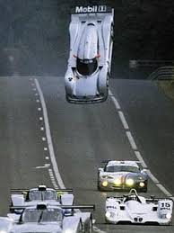 Mark Webber Holds No Fear Of Returning To Le Mans 15 Years After The Crashes That Made His Career Rennwagen Rennsport Fliegendes Auto