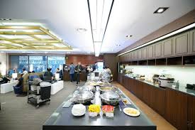 韓國仁川機場jcb 免費貴賓室 sky hub lounge 候機休息去 還有供餐 巷子裡的生活 home decor conference room table lounge