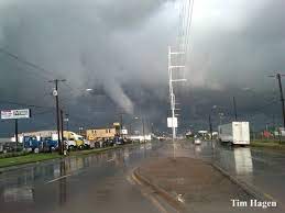 19 km/h ↑ from north. Dallas Tornado And Others From 090810
