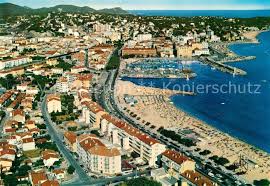 Maybe you would like to learn more about one of these? Ak Ansichtskarte Frejus Vue Aerienne Au Fond St Raphael Cote D Azur Frejus Kat Frejus Nr Kn83214 Oldthing Ansichtskarten Var