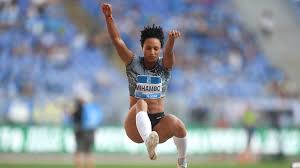 Check out the latest pictures, photos and images of malaika mihambo. Malaika Mihambo Zur Not Auch Fur Geisterspiele Eurosport
