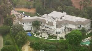 Logan paul's house in minecraft! Jake Paul Fbi Agents Executed A Federal Search Warrant At Youtube Celebrity S Home Cnn