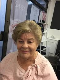 Local nail technician in Singleton