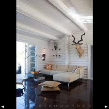 Painted Log Walls Look Modern Less Rustic Log Home Interior Cabin Interiors Log Cabin Interior