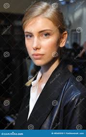 2,504 Young Woman Portrait Milan Stock Photos