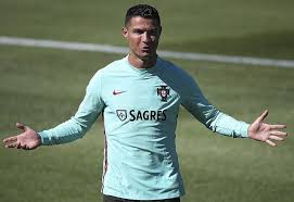 On this day he became the first player to score 400 goals across europe's. Ronaldu Luchshij Dazhe Zdes Zhirkov Pervyj Iz Nashih Samye Opytnye Na Evro