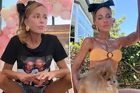 Kate Beckinsale scrubs social media after eviscerating body-shaming comments labeling her ‘anorexic or on meth’