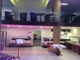 Hotel transilvania este amplasat in municipiul alba iulia, orasul cu cea mai importanta istorie din romania. Lobby With Breakfast Tables Picture Of Hotel Transilvania Alba Iulia Tripadvisor