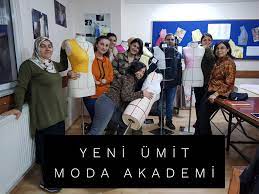 Yeni Umit Moda Akademi Moda Stilistlik Kiyafet
