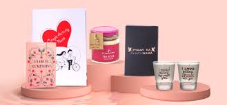 The valentine's day chocolate is a little different from the normal one they come in different packing like the small heart shaped chocolate which has a better taste than the usual one. Valentine S Day Gift Ideas For Her 2021