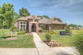 Simmons Homes Archer Plan Premier Elevation New Homes Tulsa 2 020 Sq Ft 3 Bedrooms 3 Baths 3 Car Garage Exterior Brick House Styles New Homes
