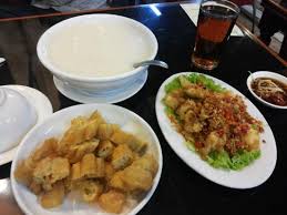 Seharusnya tantangan ini harus diselesaikan dalam waktu 60 menit. Bubur Kwang Tung Picture Of Bubur Kwang Tung Jakarta Tripadvisor