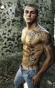 Erkekler Icin Kabile Dovmeleri Kabile Dovmelerinin Kokleri Eski Geleneklerdedir Tribal Tattoos Tribal Tattoos For Men Tattoos For Guys