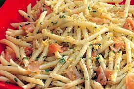 Un primo piatto da domenica come lo chiamo io, o da occasioni speciali che richiede davvero pochissimo tempo dietro ai fornelli, ma che piacerà davvero a tutti, La Pasta E Salmone In 10 Idee Light La Cucina Italiana