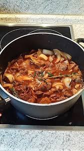 Wildschwein Gulasch Vom Kamm Rezepte Gulasch Lebensmittel Essen