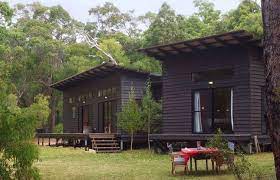 Snow may also build up more on a shed roof with a low slope. Talking Leaves Margaret River Wa Accommodation Weatherboard House Skillion Roof House Roof