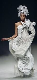 China Fashion Week Futuristic Fashion Avant Garde Girl In White By Futuristicnews Com Fashion Sculptural Fashion China Fashion
