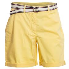 The warm weather is upon us and rising temperatures call for clothing that will get us through the scorching heat. Tommy Hilfiger Gmd Cotton Tencel Slim Bermuda Shorts Damen Sunray Gelb Versandkostenfrei
