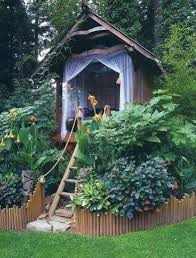 This Outdoor Reading Nook Screams Adventure Backyard Getaway Backyard Treehouse Inspiration