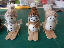 Styroporkugeln Eischleckerholzchen Zahn Stocher Gehakelte Mutzchen Fertig Ist Der Kleine Schifahr Christmas Crafts Diy Christmas Ornaments Christmas Crafts