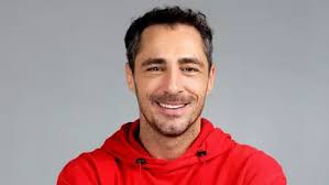 Mihai Albu a reacționat, după ce a aflat că Mike, iubitul fostei lui soții,  i-ar putea prelua numele după căsătorie. „Există foarte mulți cu acest  nume”