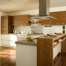 Armoires De Cuisine Realisees En Noyer Naturel Modules Du Bas En Mdf Laque Et Comptoir En Stratifie Kitchen Interior Kitchen Remodel Modern Grey Kitchen