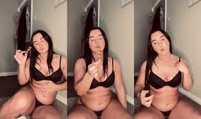 Lxves Jiggles BBW body - sexy bikini display