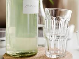 A classic design that holds both hot and cold drinks. Pokal Glasses