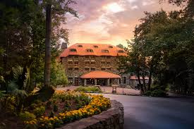 We understand that when it comes to family vacations, location is everything. The Omni Grove Park Inn Luxury Hotels In Asheville Nc