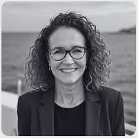 Laurie Mosier's Instagram, Twitter & Facebook