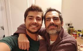 O ator português filipe duarte morreu hoje aos 46 anos, em consequência de um enfarte, confirmou à agência lusa fonte próxima da família. Lourenco Ortigao Em Sofrimento Pela Morte De Filipe Duarte Ator Nao Consegue Parar De Chorar Vip Pt