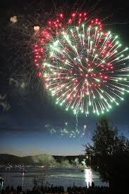 Pin By Gloria Austin On Fabulous Photos Wedding Fireworks Fireworks Firework Nail Art