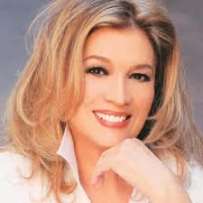 Quest'ultima sarebbe preoccupato del fatto che la celebre madre dica spesso parolacce in. Iva Zanicchi Iva Zanicchi Singer Celebrities Inspirational Women