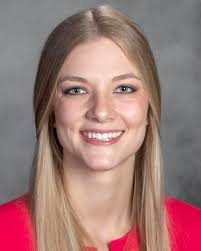 Cassandra Beer's Instagram, Twitter & Facebook