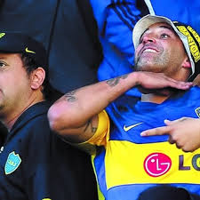 E l debut de boca juniors con victoria 3 a 1 ante olimpo de bahía blanca, a pura euforia, no alcanzó para tapar algunas internas sobre la eterna rivalidad que ya es costumbre en la barra del xeneize. La Lucha Por La Doce Entre Fracturas Y Oportunismos