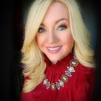 Renee Crooks's Instagram, Twitter & Facebook