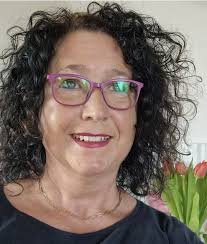 Geistiges Heilen, Reiki, Chakradiagnose/Harmonisierung, Aurareinigung,  YinYang-Harmonisierung, Meditation, intuitive Klangarbeit, Energetische  Wirbelsäulenaufrichtung, Künstlerin in Brühl